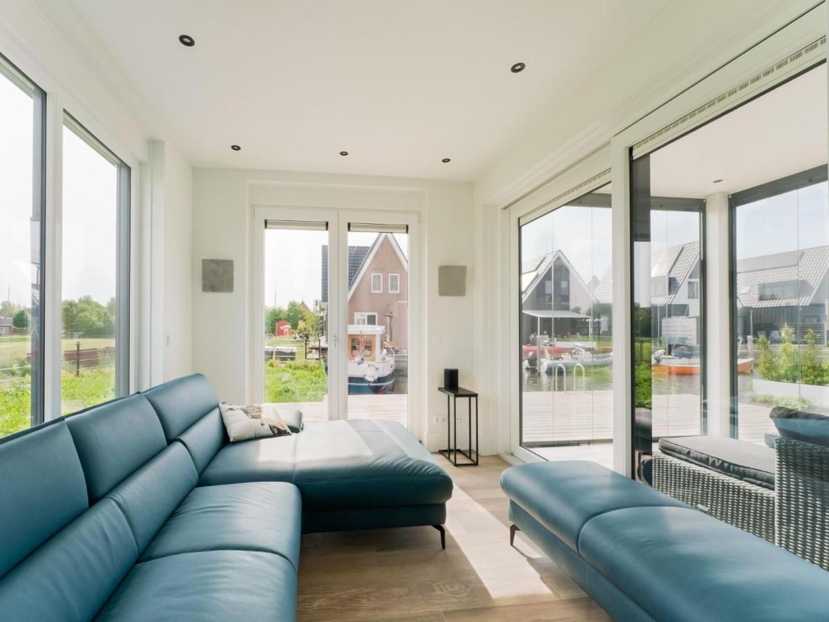 Peaceful Villa On The Water In Stavoren Luaran gambar