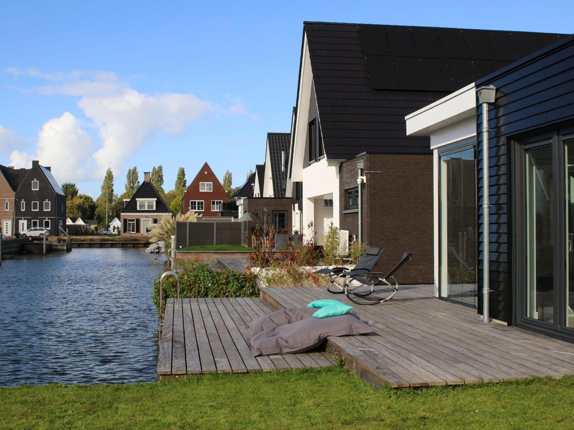 Peaceful Villa On The Water In Stavoren Luaran gambar